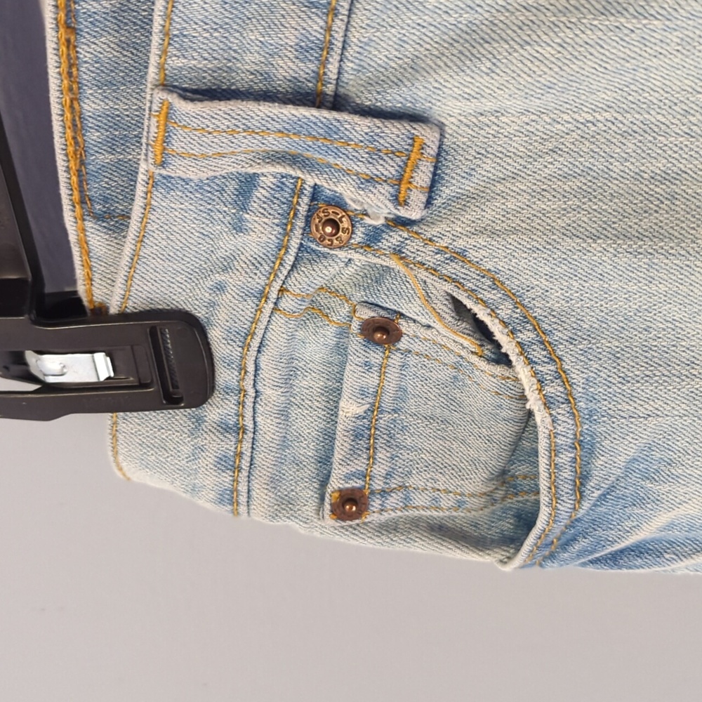 Levi's Light Wash Button Fly Straight Leg Blue Denim with Tan Label 5M Juniors - Picture 7 of 15